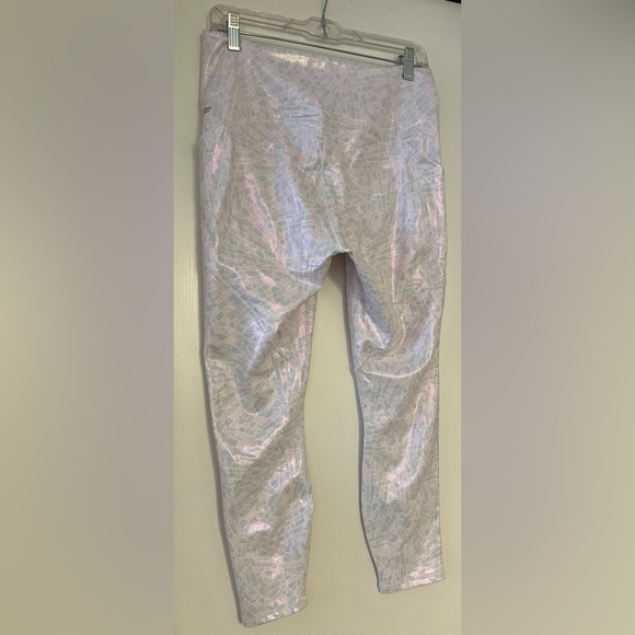 Fabletics Oasis PureLuxe High-Waisted 7/8 Legging - L White Crystalline Shine - Picture 3 of 6